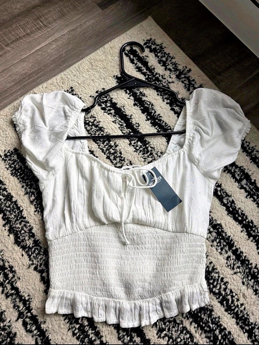 Hollister White Cropped Top Size Medium NWT